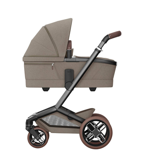 FAME - TWILLIC TRUFFLE 4 Piece Bundle
Fame Stroller.
Carrycot.
Pebble 360 Pro Car Seat.
FamilyFix 360 Pro Base.