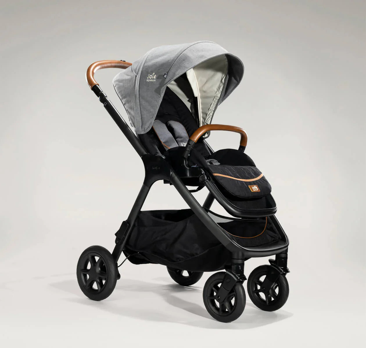 Finiti stroller signature Carbon