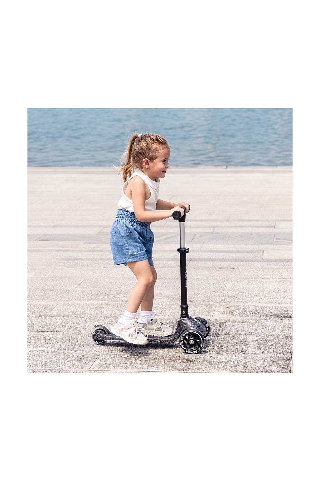 Q Play - Sparkling Led Flashing Wheels - Child Scooter Green