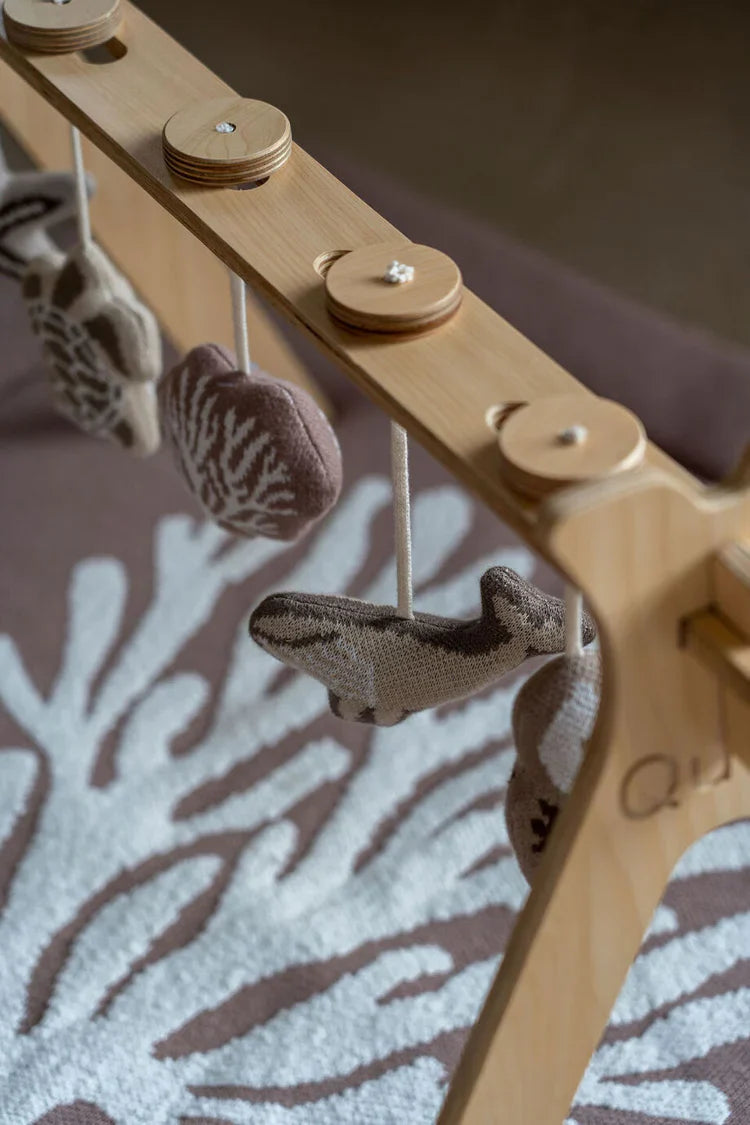 Quax Tipi Activity Arch With 5 Knitted Toy Umi Playmat