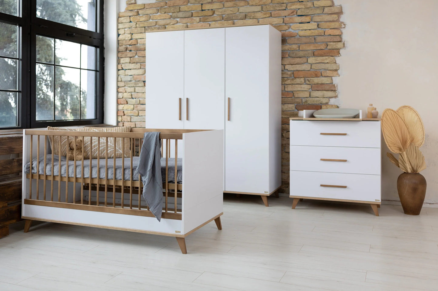 Faktum - Flip XL Wardrobe - Lar Nursery Storage - Soft Close Doors - White&Oak