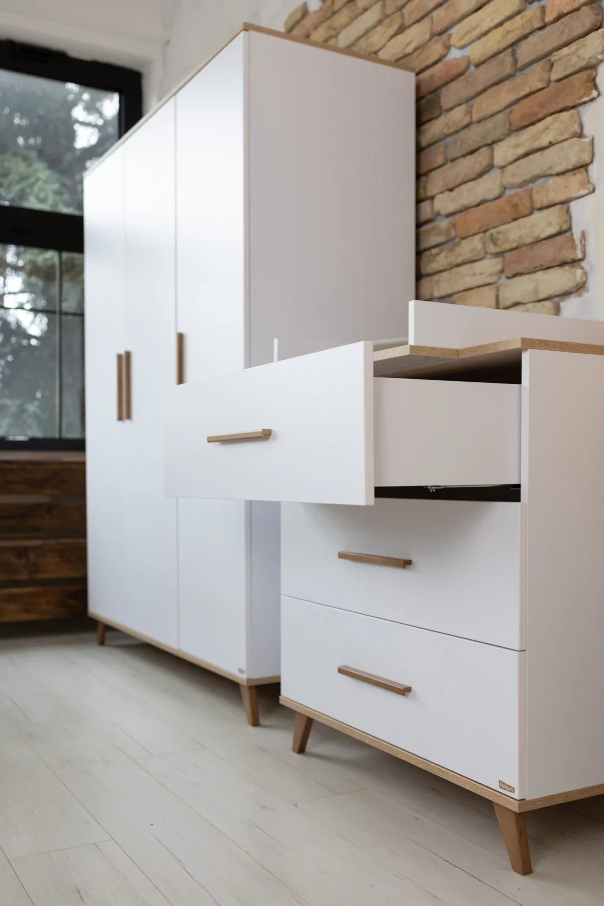 Faktum - Flip Chest - 3 Drawers Nursery Dresser - White-Oak