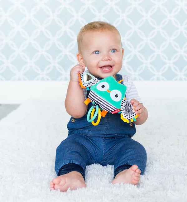 Infantino FLUTTER & JITTER PAL™