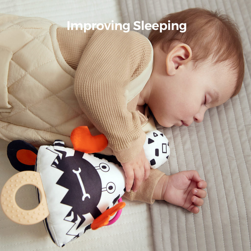 Tumama Kids - Pyramid Hanging Rattle - Black And White