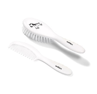570/03 Hairbrush and comb. Soft bristle