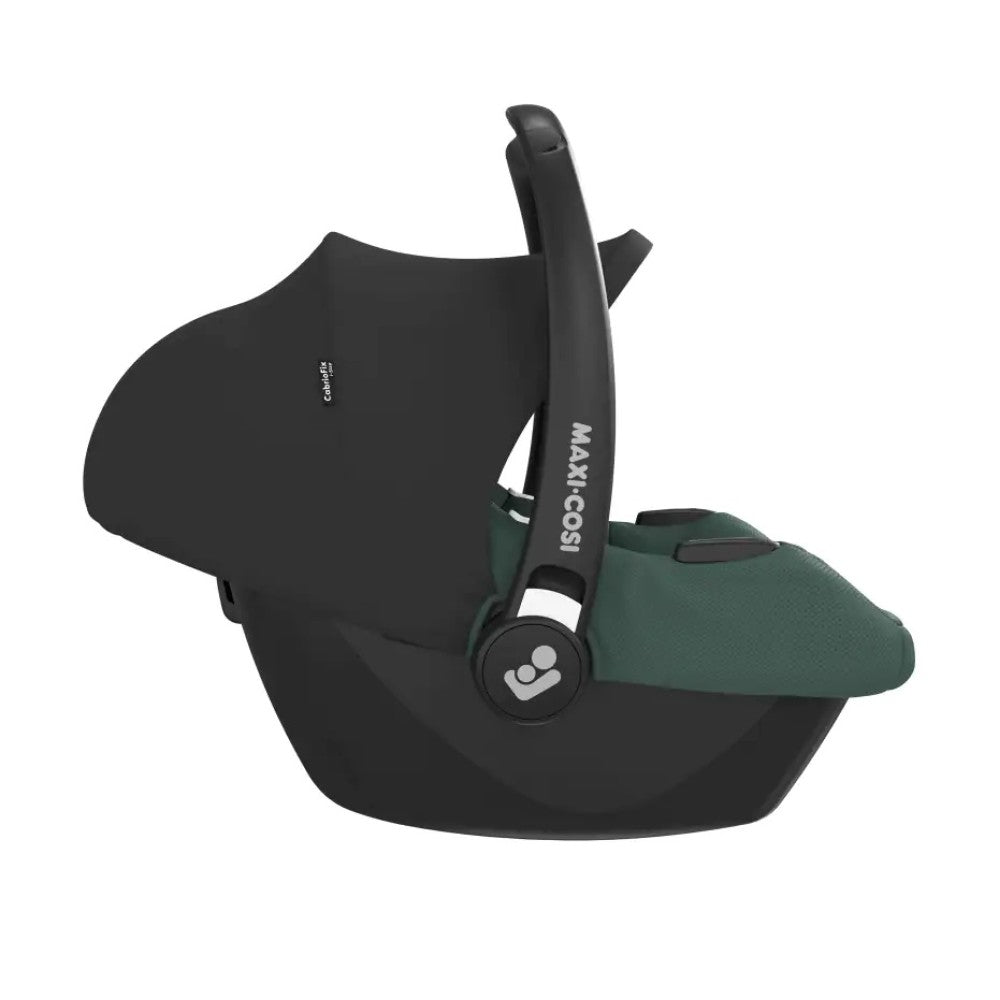 LEONA2 - ESSENTIAL GREEN 3 Piece Bundle

Leona2 Stroller.
CabrioFix i-Size Car Seat.
CabrioFix i-Size Base.
