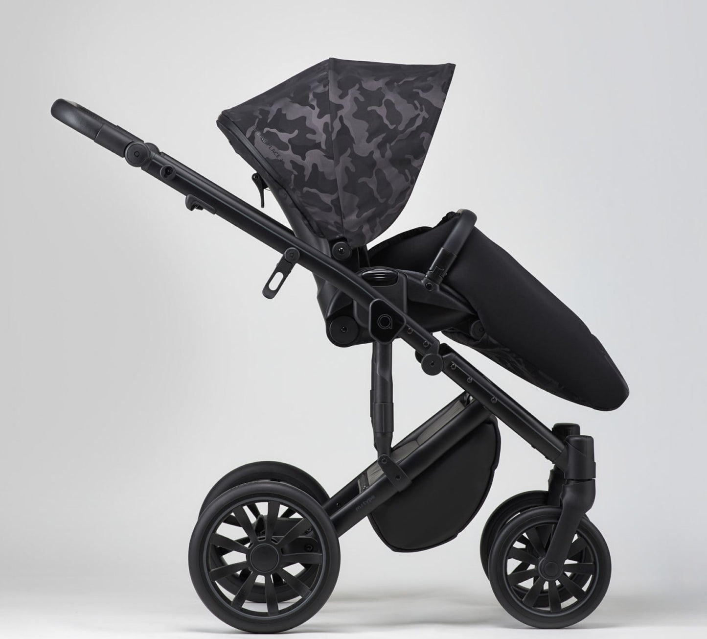 Anex - M/Type Hide Stroller - (SE 06 Military)