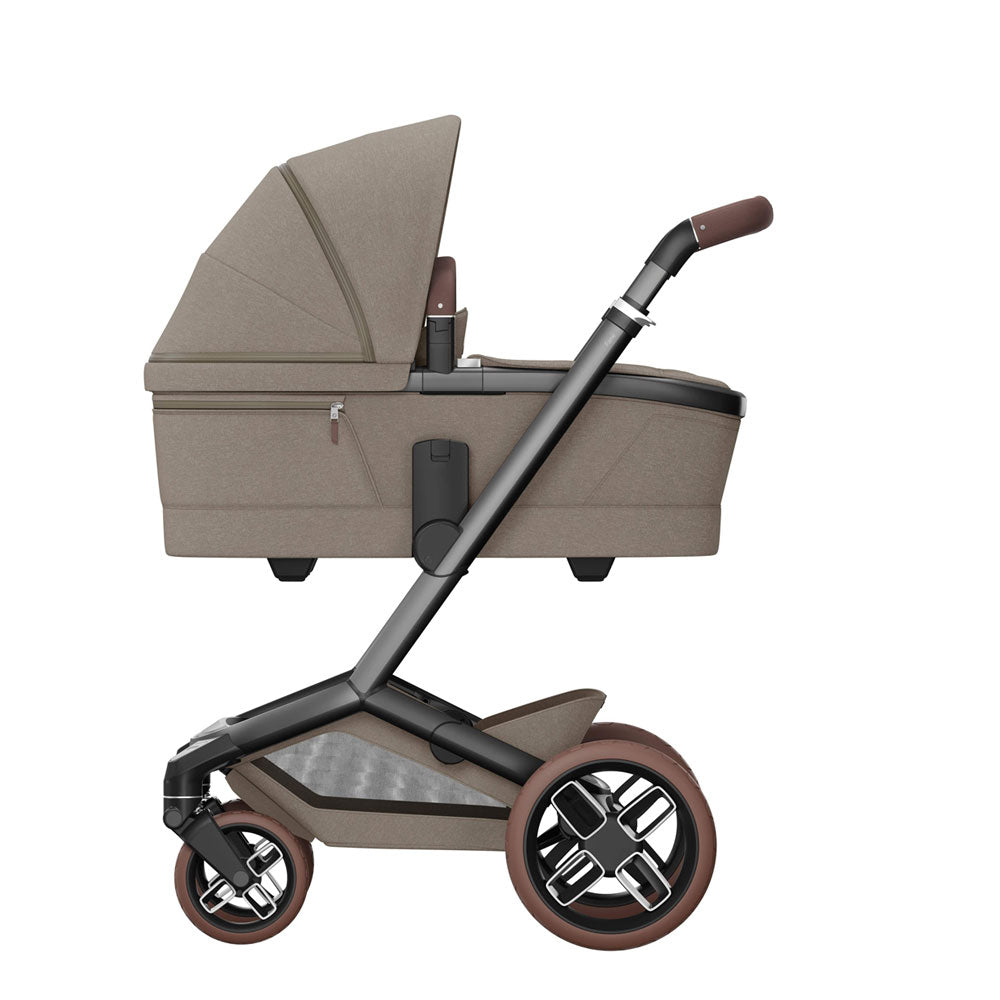 FAME - TWILLIC TRUFFLE 4 Piece Bundle

Fame Stroller.
Carrycot.
Pebble 360 Pro Car Seat.
FamilyFix 360 Pro Base.