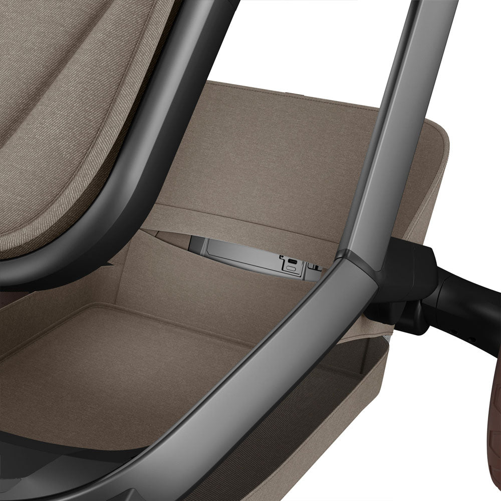 FAME - TWILLIC TRUFFLE 4 Piece Bundle

Fame Stroller.
Carrycot.
Pebble 360 Pro Car Seat.
FamilyFix 360 Pro Base.