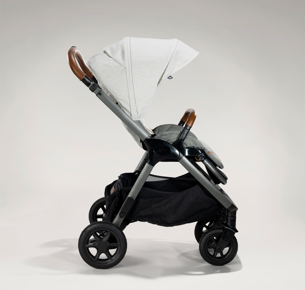 Finiti stroller signature Oyster + Sprint Isofix car seat