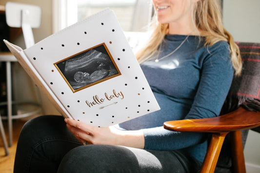 Pearhead - Baby Book - Black And Gold